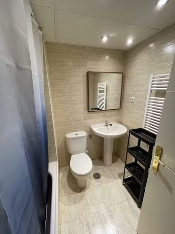 Calle de Amaltea, Madrid, Community of Madrid 28045 - Photo 5