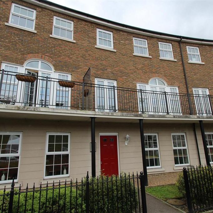 2 bedroom penthouse to rent - Photo 1