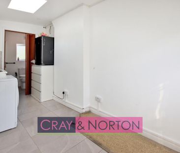 Studio to rent - Photo 3