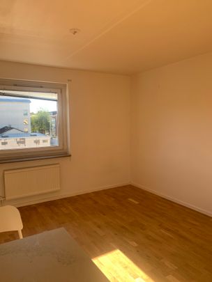 Kungsgatan 7 - Photo 1