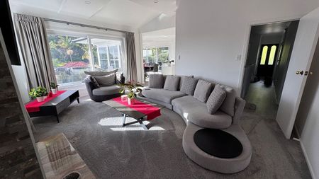 Modern Perfection in Red Beach - Photo 3