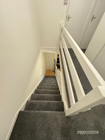 3 Bed Maisonette, Barnardo Drive, IG6 - Photo 4