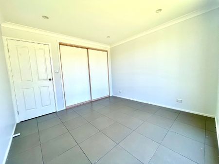 3 Bedroom Family Home in Green Valley - Photo 3