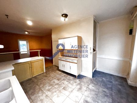 Location Maison 3 pièces 55m² ST GERMAIN DES FOSSES 03260 - Photo 3