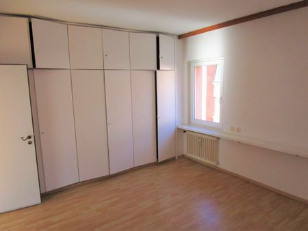 Viel Platz: 3 - 4 Zimmer Whg. im Rückgebäude Nürnberg Nähe Bahnhof / Wohnung mieten - Foto 3