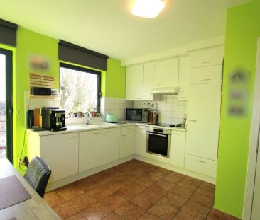 RUIM APPARTEMENT (124M²) MET GARAGE - PRACHTIG GELEGEN - Photo 1