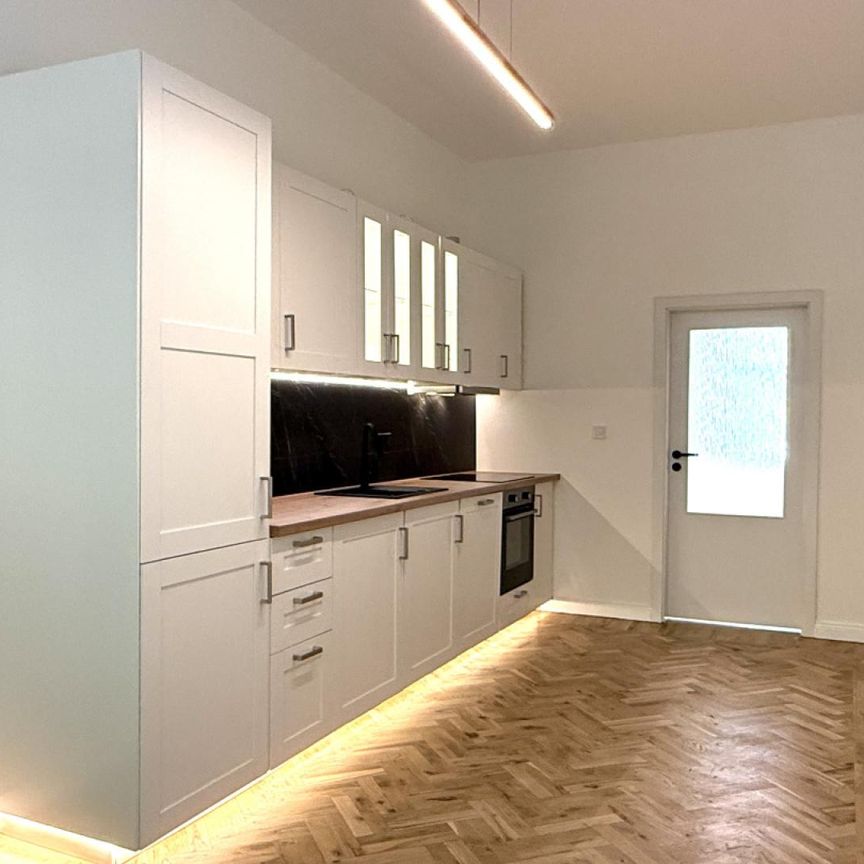 Pronájem bytu 2+kk 45 m² - Fotografie 1
