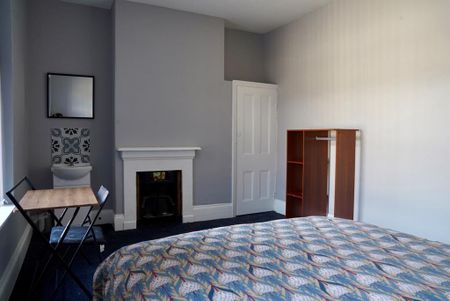 1 bedroom in a house share to rent - Photo 4