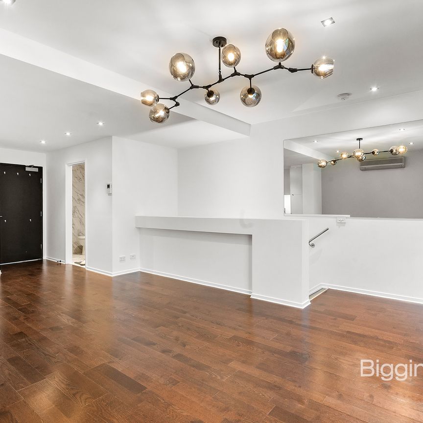 MODERN RICHMOND RETREAT MOMENTS FROM THE YARRA AND BRIDGE ROAD - Photo 1