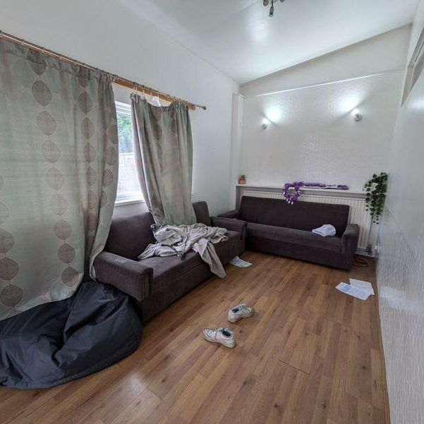 5 bedroom house to rent - Photo 1