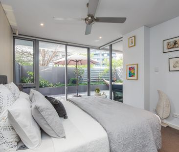 Executive Apartment with Stunning Views and Separate Study - Photo 6