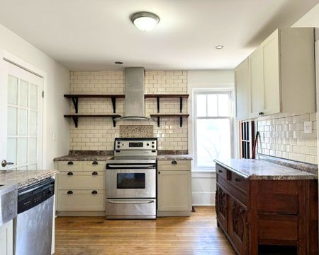 For Lease - 387 William Street, Cobourg, Ontario - Photo 4