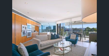 Luxury Riverfront Living on Large Scale! (Fully Furnished) - Photo 5