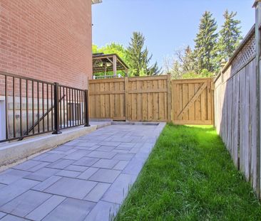 For Lease - 4 Carrington Place Unit# B, Bradford West Gwillimbury, ... - Photo 2