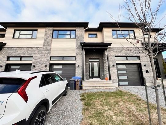 Maison à étages à louer - Gatineau (Gatineau) (Des Fleurs,Rémi Berthiaume,Cheval Blanc) Maison à étages à louer - Gatineau (Gatineau) (Des Fleurs,Rémi Berthiaume,Cheval Blanc) - Photo 1