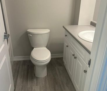 For Lease - 6350 Dorchester Road Unit# 116, Niagara Falls, Ontario - Photo 3