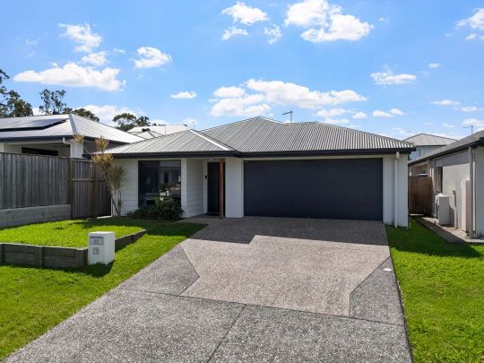 “Stunning 4 Bedroom Family Home in Thriving Pallara” - Photo 1