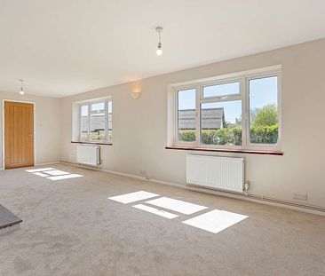 A beautifully refurbished cottage with far reaching views of the Hampshire countryside. - Photo 2