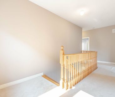 For Lease - 422 Hidden Trail, Oakville, Ontario - Photo 2