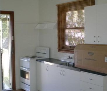 NEAT AND TIDY ONE BEDROOM FLAT - Photo 1