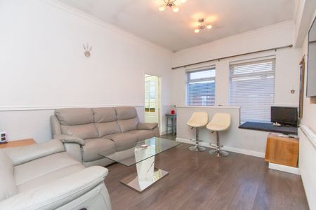4 Bed Flat, Swan Lane, CV2 - Photo 2