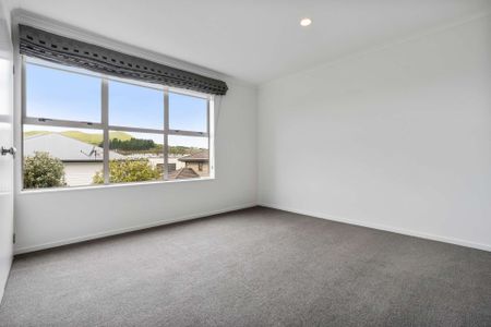 Unbeatable Location - Immaculately Presented - Photo 5