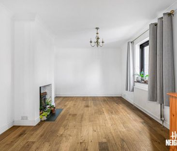 3 bedroom end of terrace house to rent - Photo 2