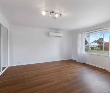 Newly-Renovated 3-Bedroom Home Within Walking Distance to Local Tow... - Photo 3
