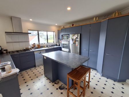 Sunny Family Home in Churton Park - Photo 4