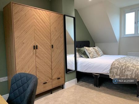 1 bedroom in a house share to rent - Photo 4