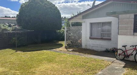 2/1 Rosier Road, Glen Eden - Photo 2