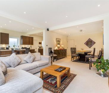 4 bedroom detached house to rent - Photo 2