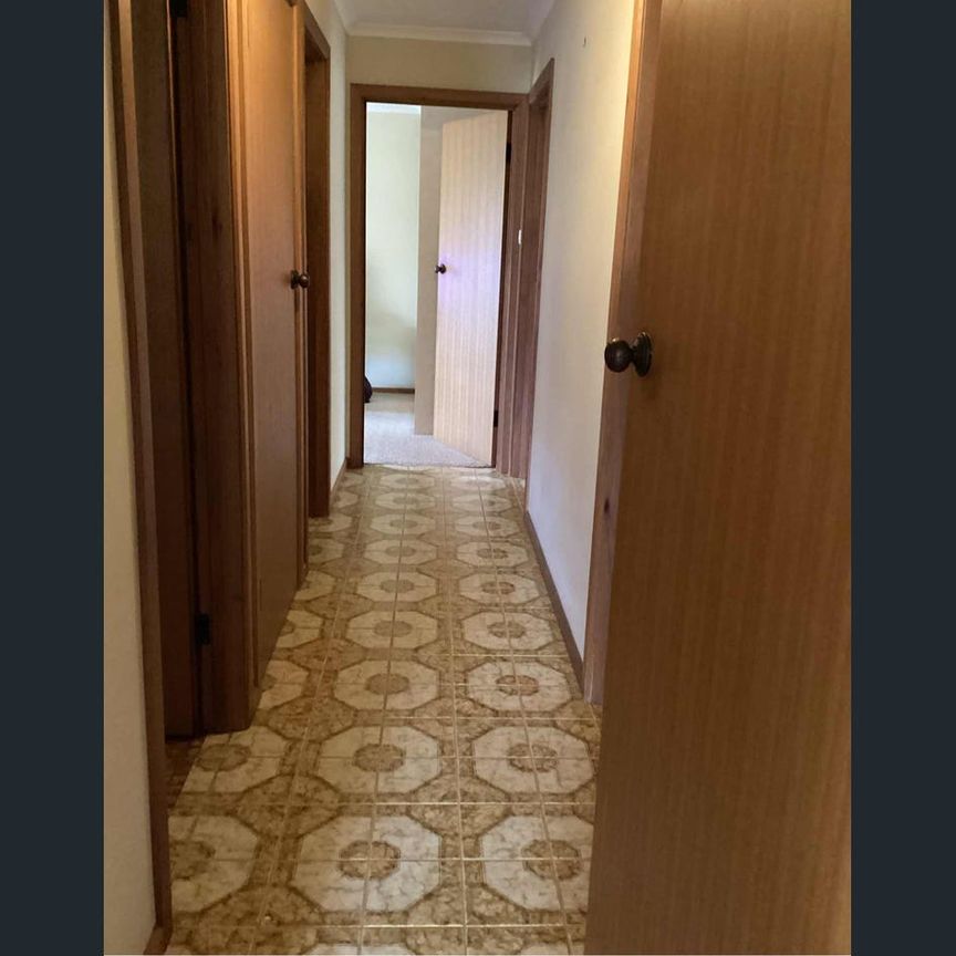 Spacious Family Home in a Prime Location - Photo 1