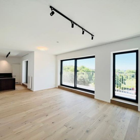Appartement te huur - foto 1