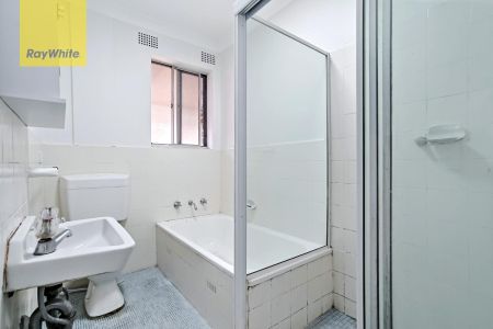 Modern 2 Bedroom Unit - Photo 4