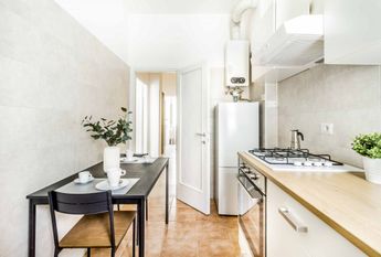 Wonderful single room with juliet balcony in Via Degli Astri - Inganni