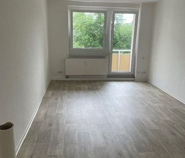 ***neu sanierte 4-Raumwohnung mit großen Balkon**** - Foto 3