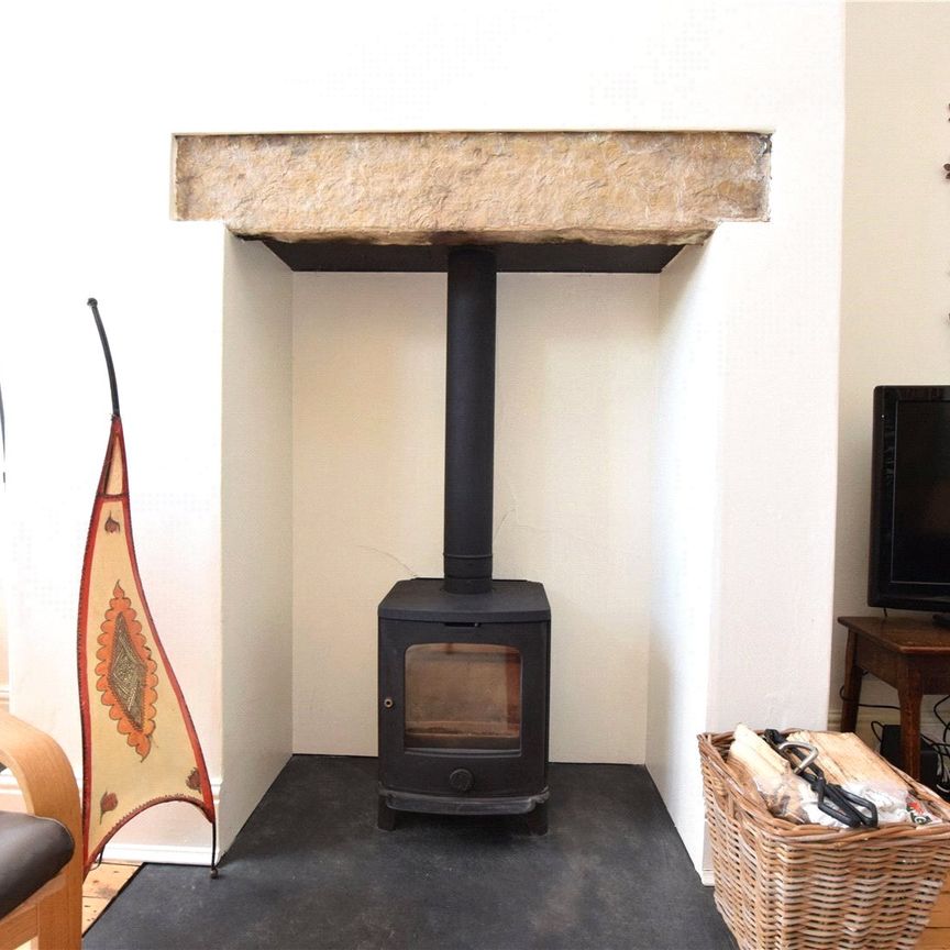 64, Woodside Place, Leeds, West Yorkshire, LS4 2QU - Photo 1