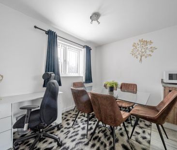 3 bedroom semi-detached house to rent - Photo 3