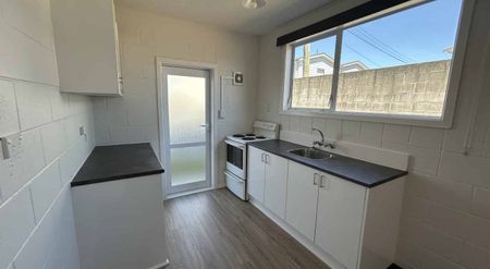 Two bedroom unit on Gloucester! - Photo 5