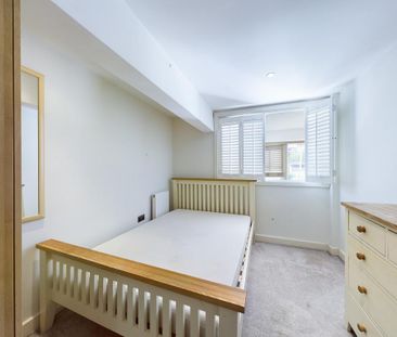 3 bedroom apartment to rent - Photo 4