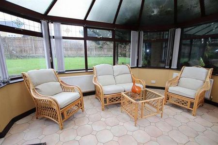 Heathmoor Close, Idle, Bradford, BD10 - Photo 2