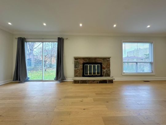 For Lease - 124 Briarscross Boulevard, Toronto, Ontario - Photo 1