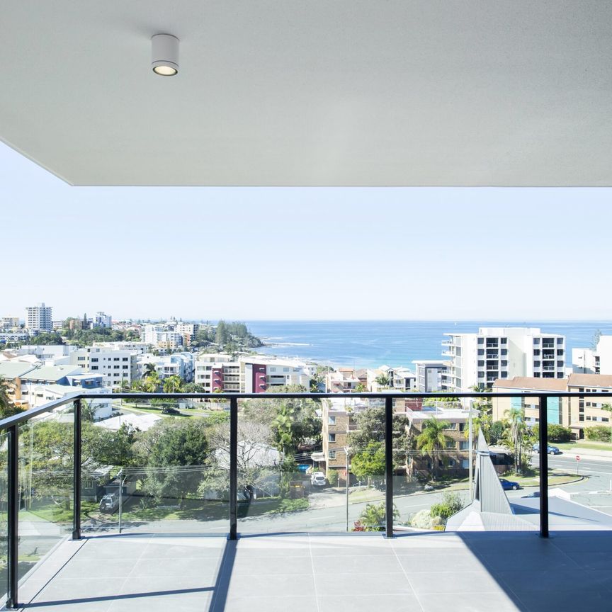 Stunning Apartment overlooking Kings Beach! - Photo 1