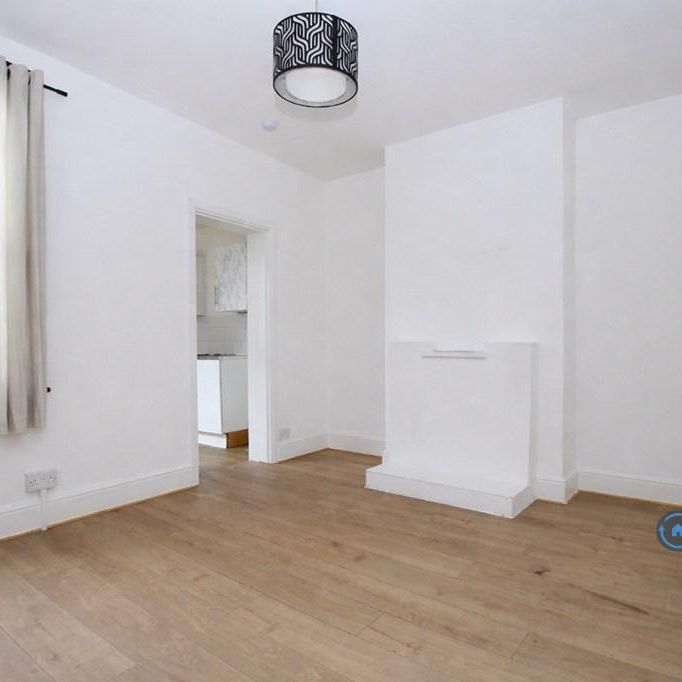 2 bedroom end of terrace house to rent - Photo 1