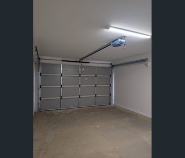 Charming 2-Bedroom Home with Garage in the Heart of Manor Lakes - Photo 4