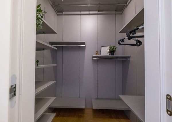 Piazza Carlo Caneva, Milan, Lombardy 20154