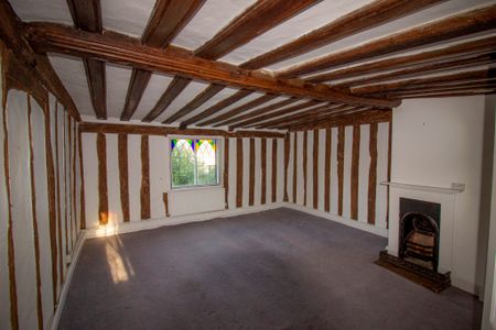 Stunning 5 bedroom period property in iconic Suffolk location - Photo 2