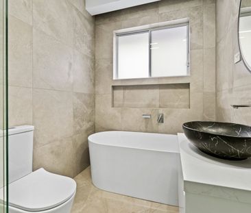 Stunning Four Bedroom Home - Photo 4