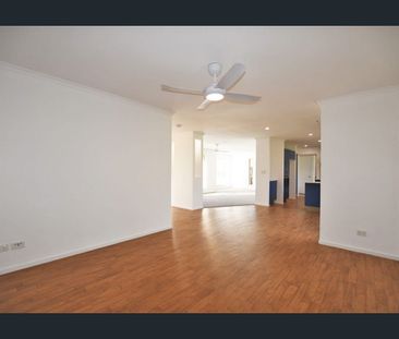 18 The Strand East, Thabeban, Qld 4670 - Photo 6